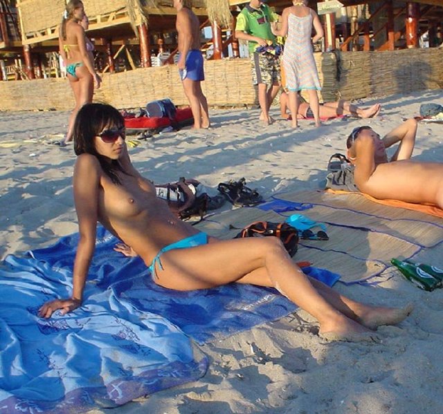 chicas-en-la-playa_15