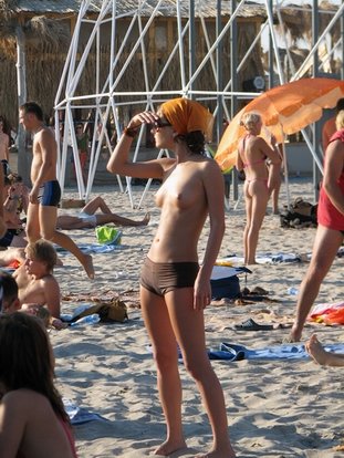 chicas-en-la-playa_24